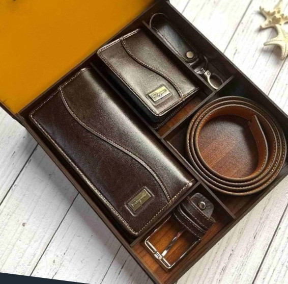 پک کادویی چند تیکه چرمی